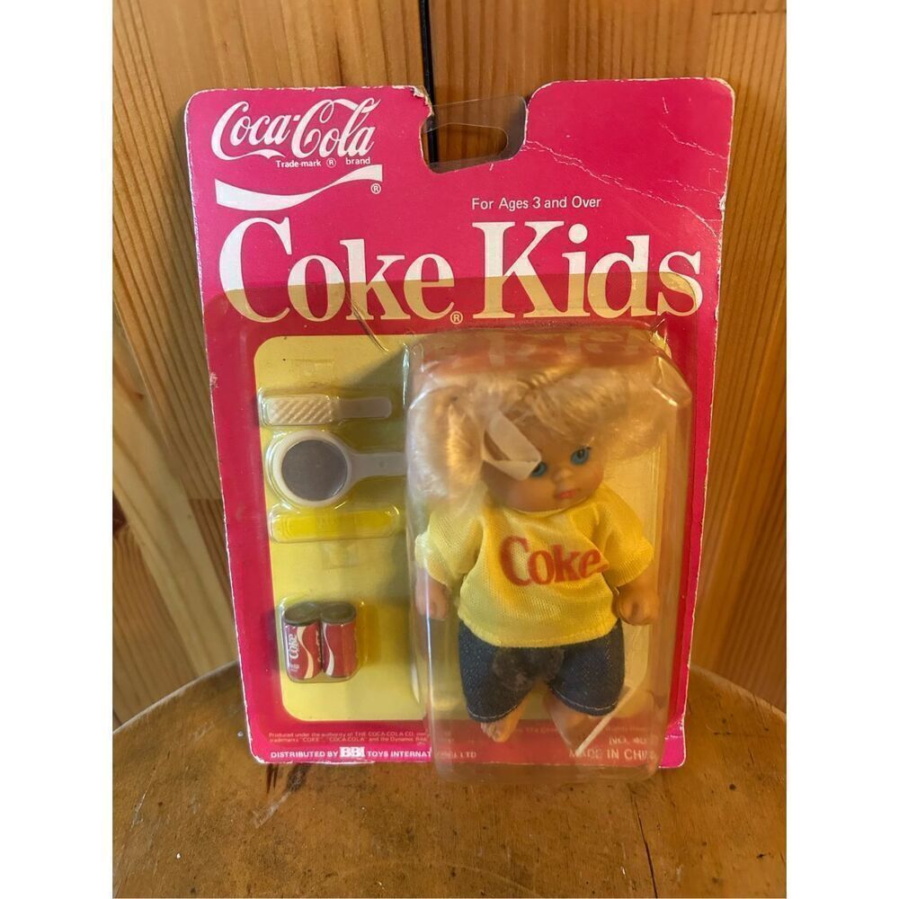 Vtg COCA COLA COKE KIDS DOLL FIGURE W ACCESSORIES BBI TOYS 1986 (8642) Read
